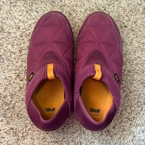 Teva ReEmber moccasins, Women’s 10. Plum.